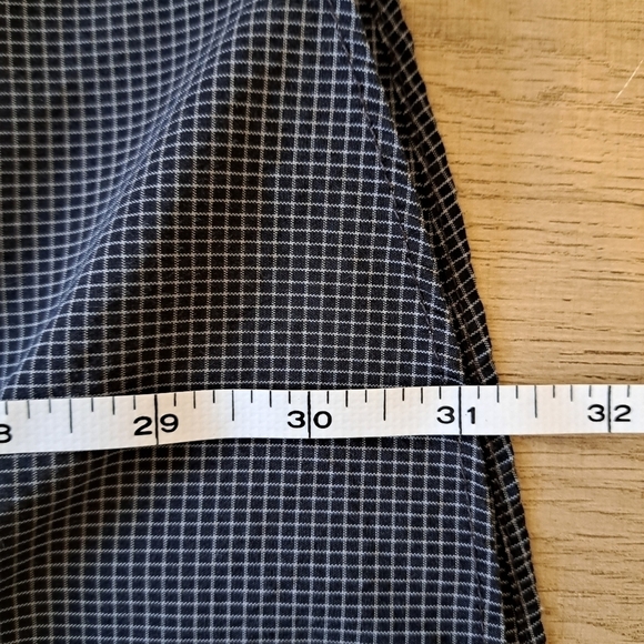 Men's Van Heusen Traveler Shirt Size XXL 18 - 18 1/2 - Picture 7 of 7